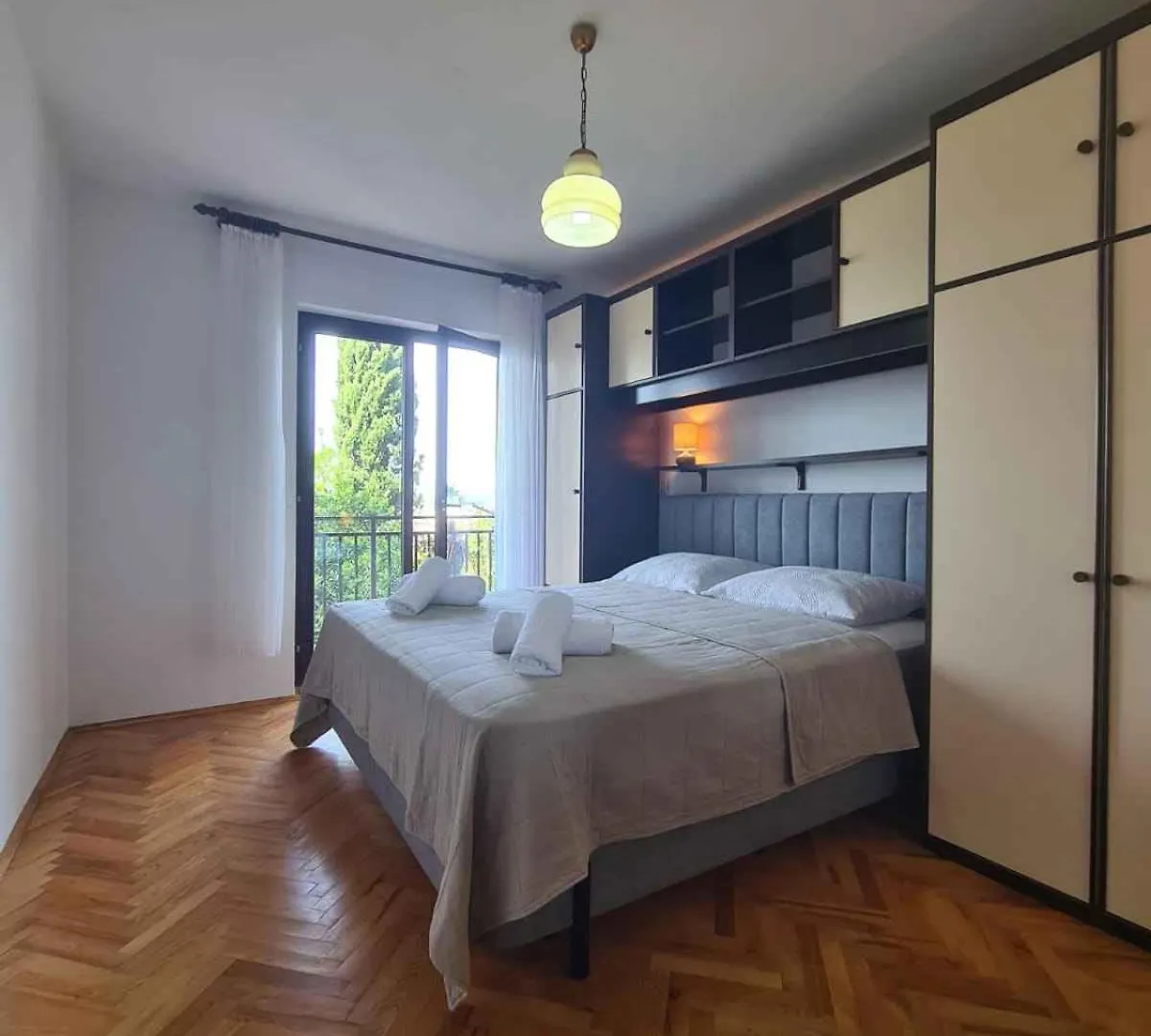 Apartment In Crikvenica 44151