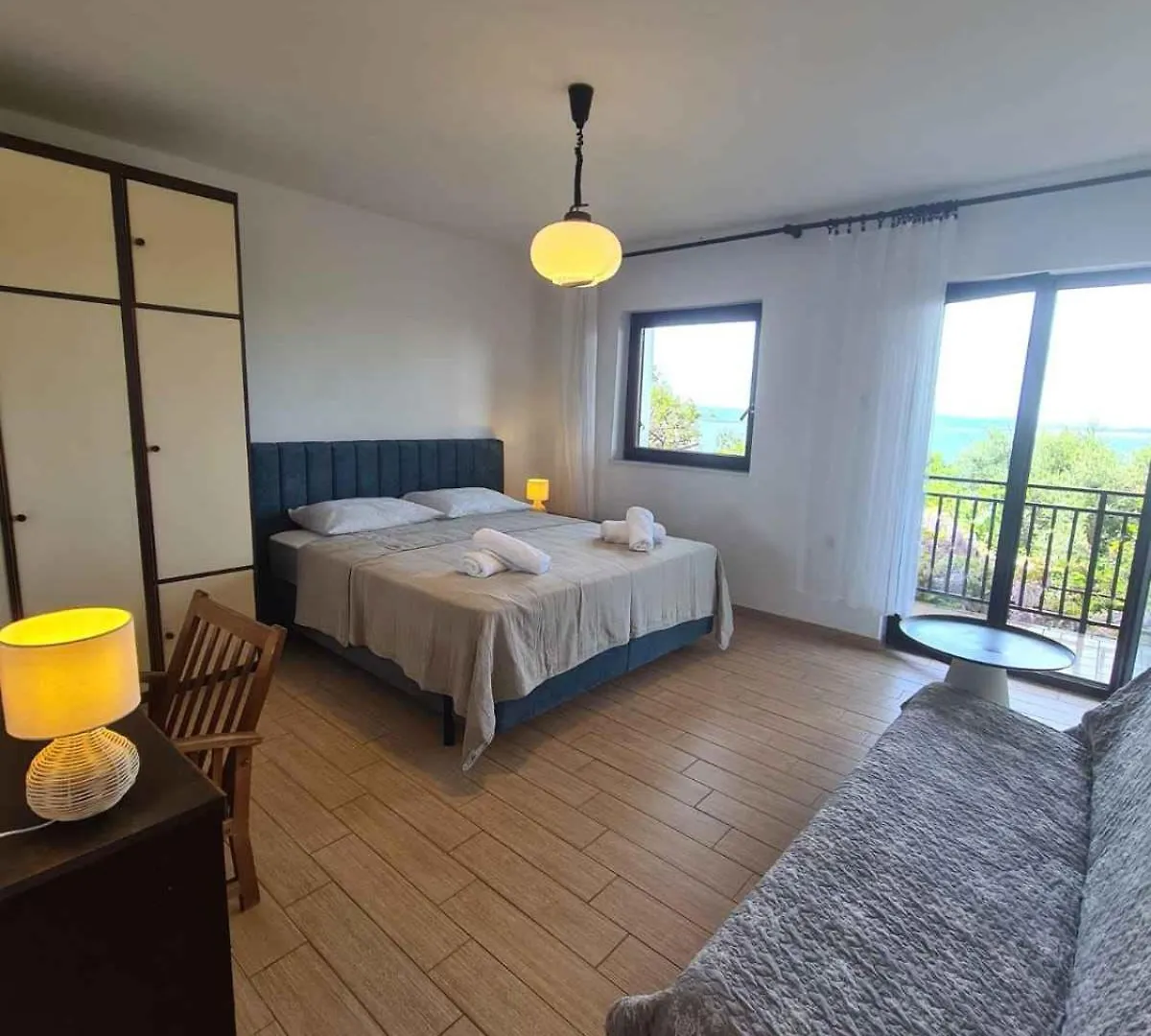 Apartment In Crikvenica 44151